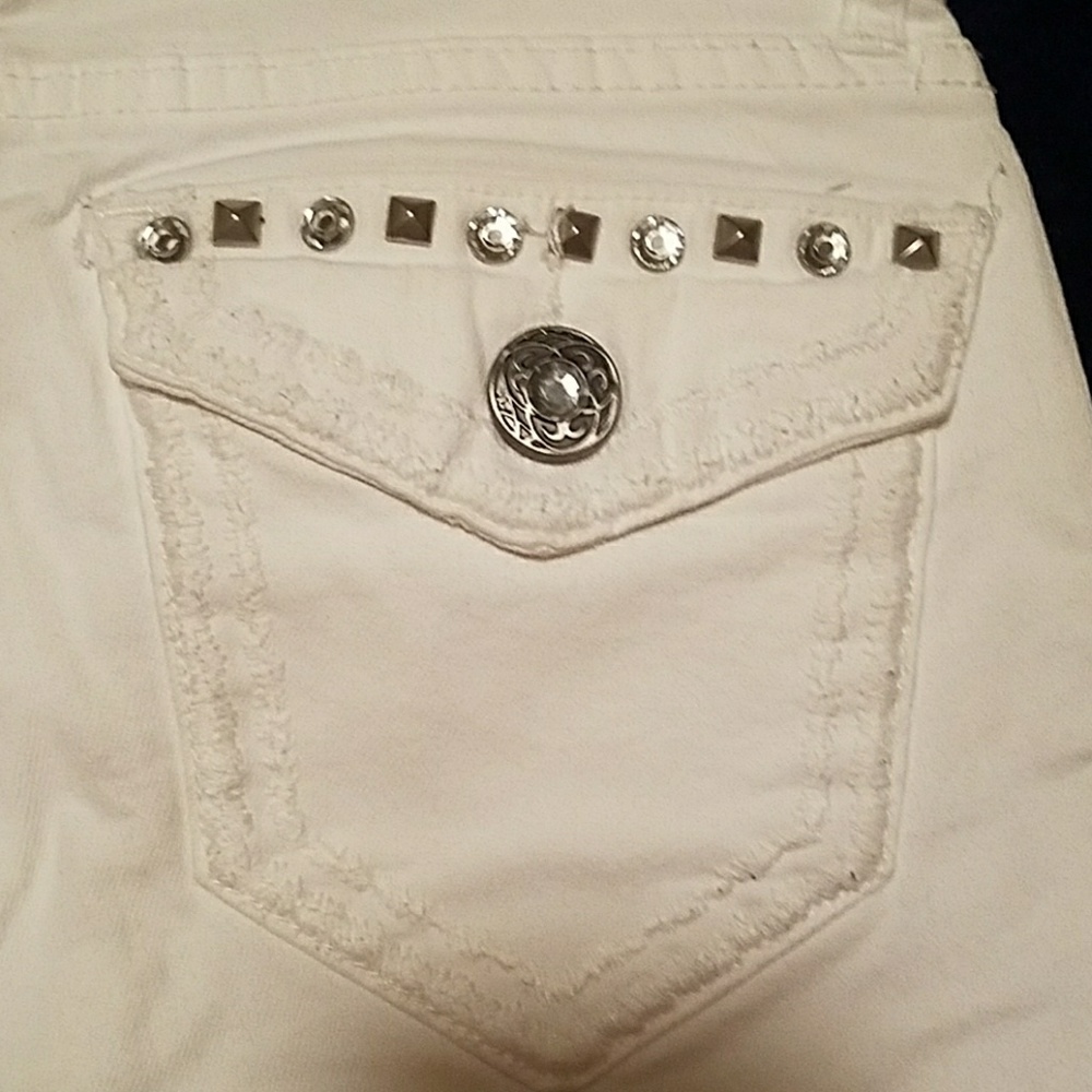 White daytrip bling capris